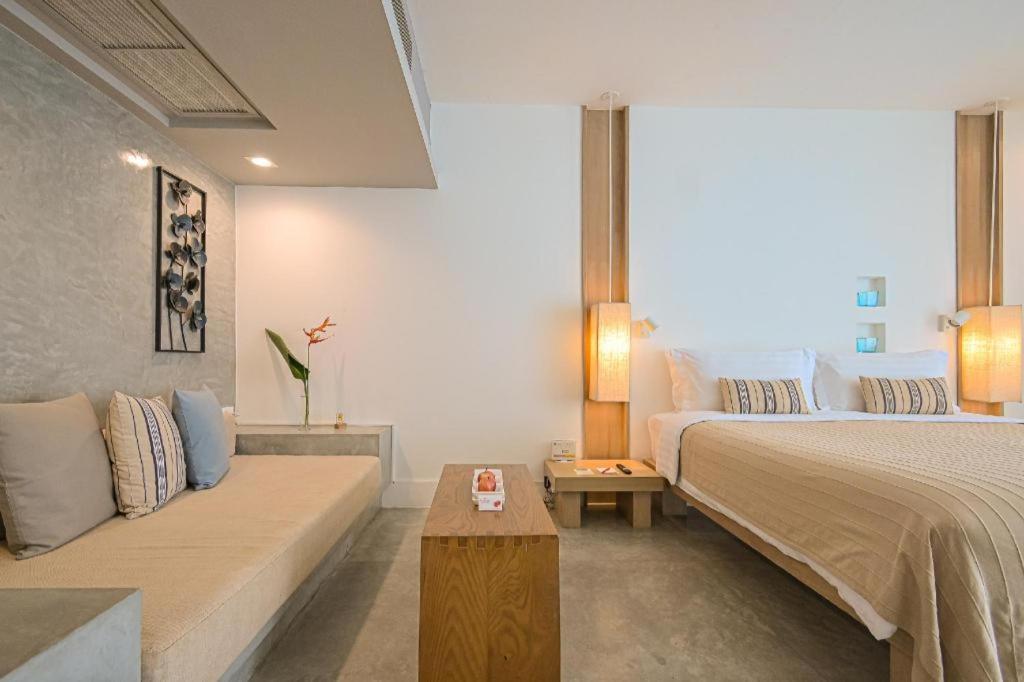 Hotel Ramada By Wyndham Phuket Southsea Karon Exterior foto