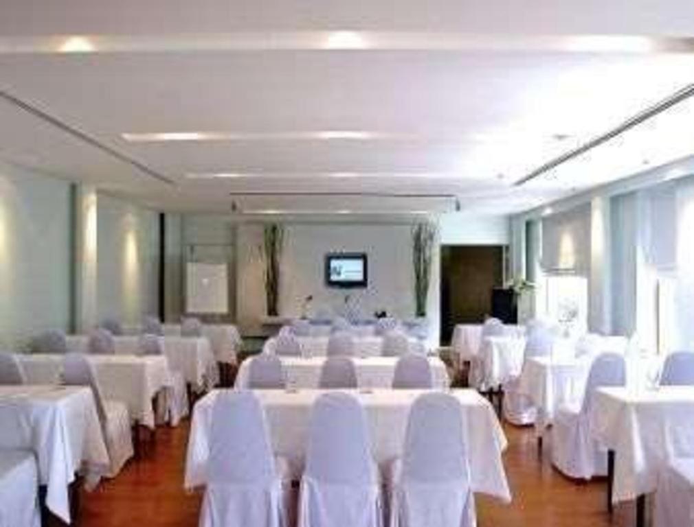 Hotel Ramada By Wyndham Phuket Southsea Karon Exterior foto